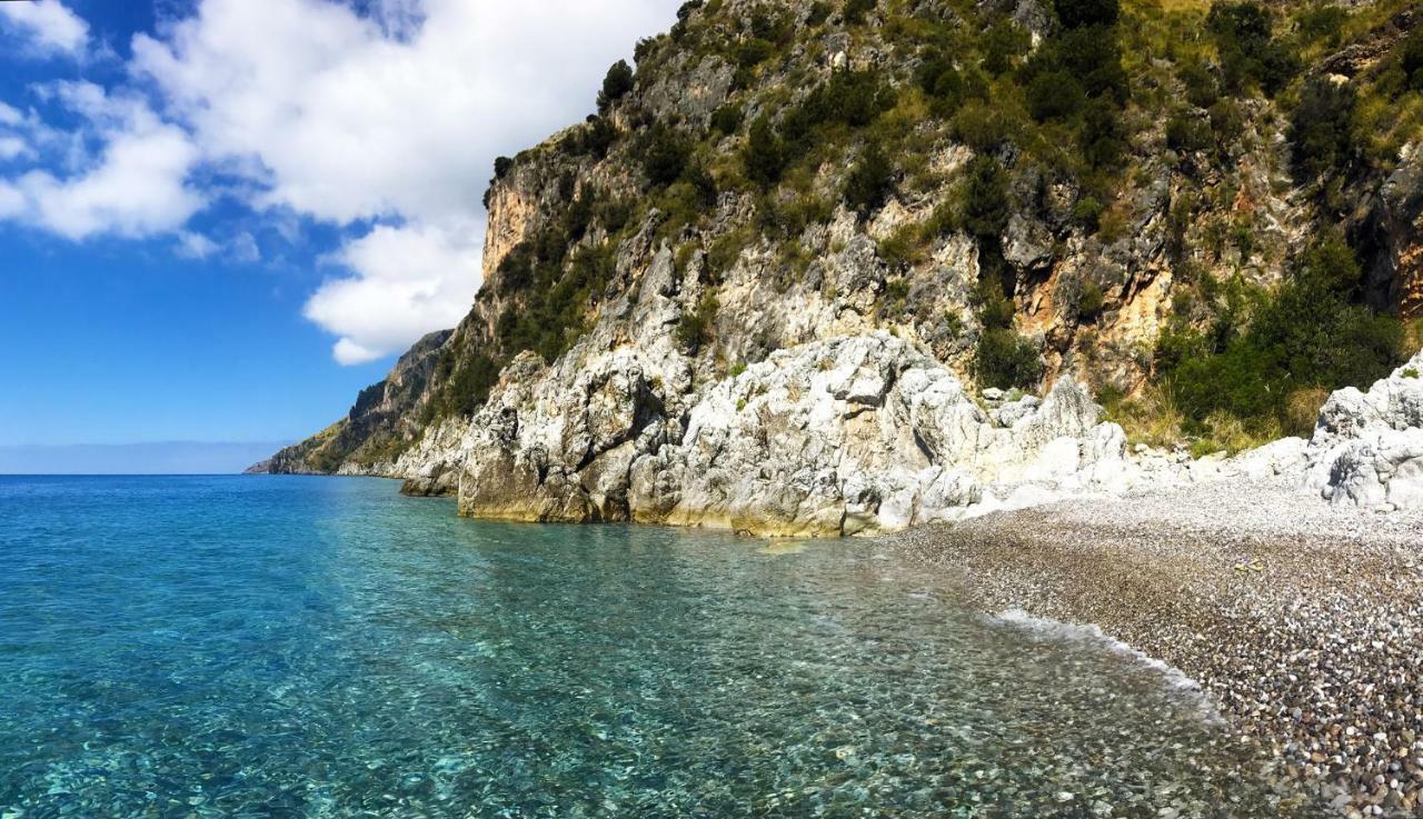 By The Sea In Scario Apartment Екстериор снимка