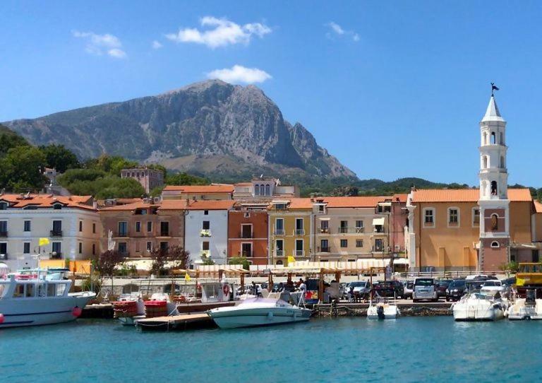By The Sea In Scario Apartment Екстериор снимка