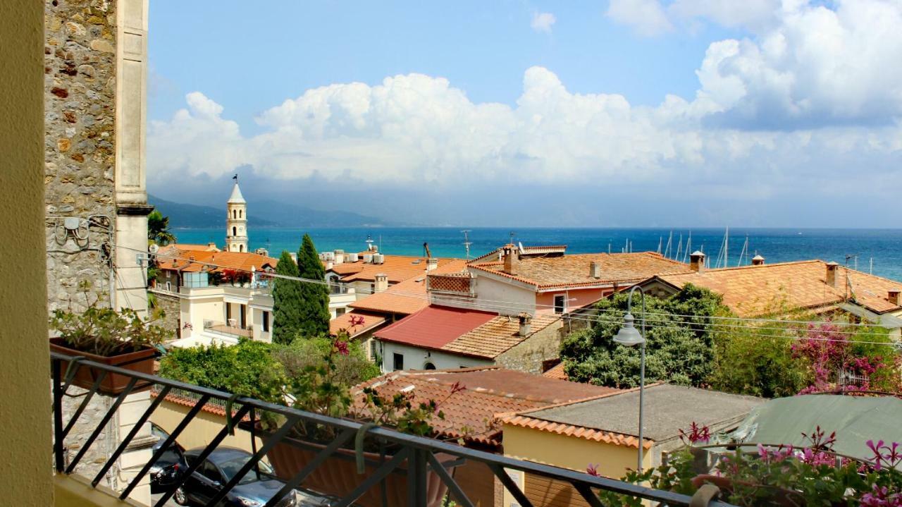 By The Sea In Scario Apartment Екстериор снимка